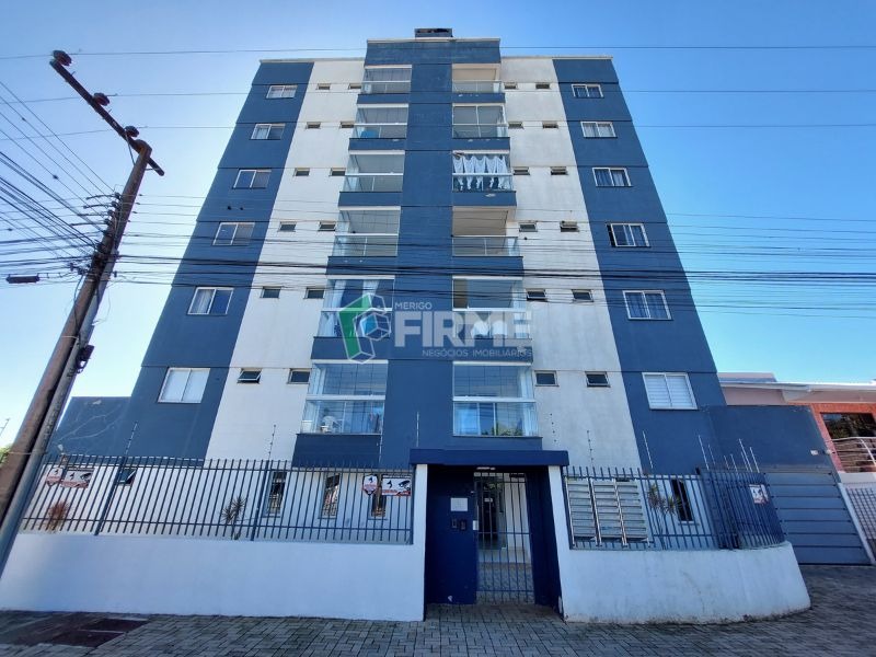 Apartamento à venda com 3 dormitórios, 1 banheiro e 2 vagas de garagens no bairro Passo dos Fortes