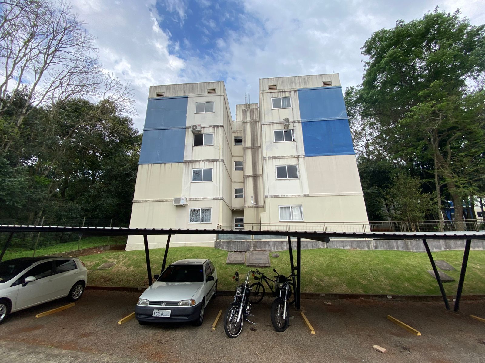 Apartamento à venda com 2 dormitórios, 1 banheiro e 1 vaga de garagem no bairro Vila Real