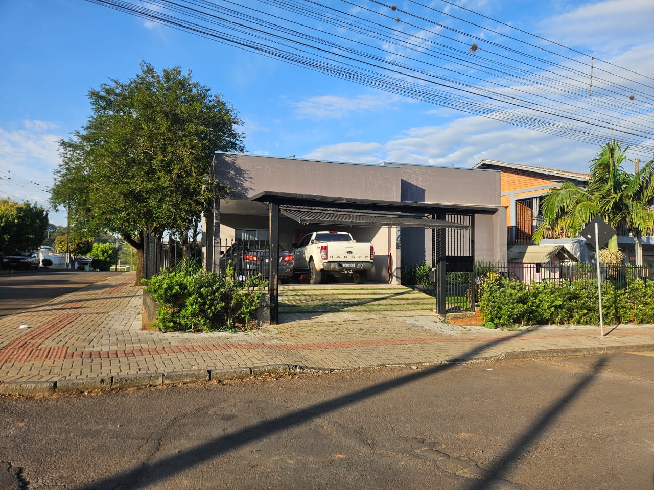Casa à venda com 3 dormitórios, 2 banheiros, 2 vagas de garagens e 145m² de área privativa no bairro Engenho Braun