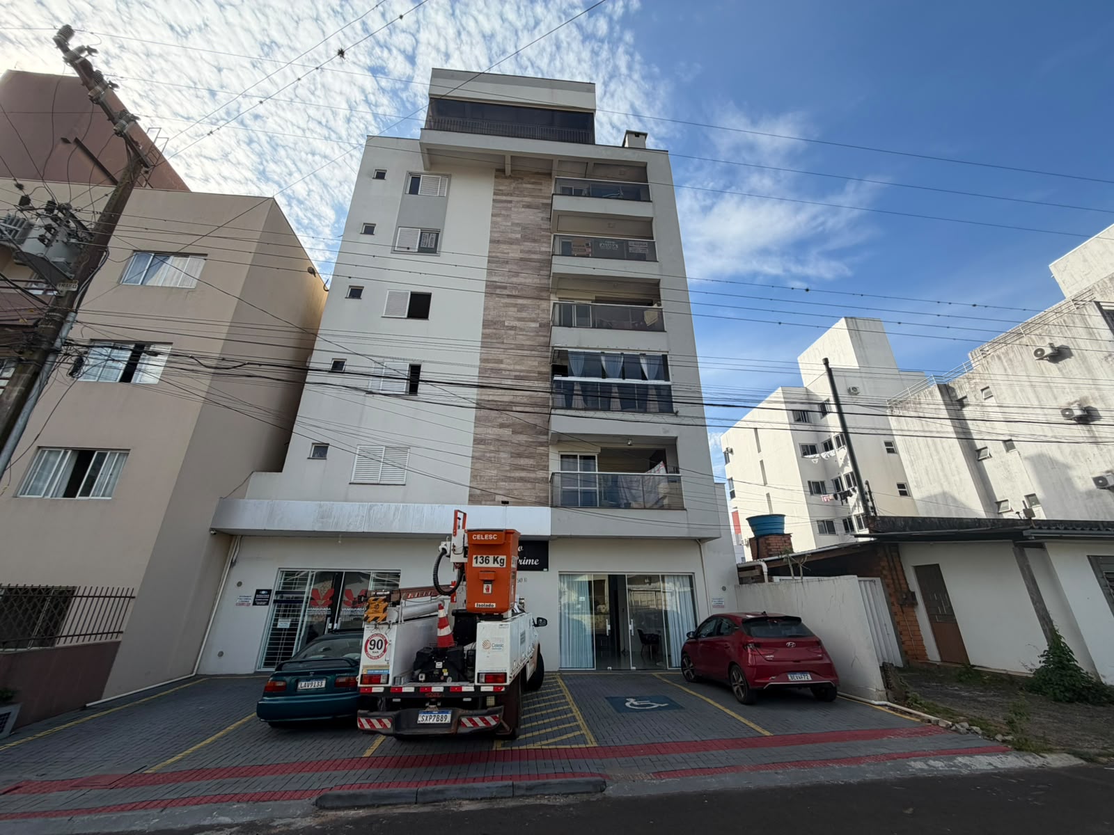 Apartamento para alugar com 3 dormitórios, 1 banheiro, 2 vagas de garagens e 128m² de área privativa no bairro Jardim Itália